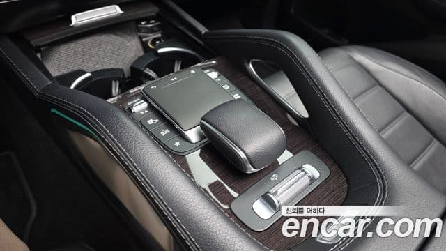 Mercedes-Benz GLE-Class 2021 — фото 18 из 20