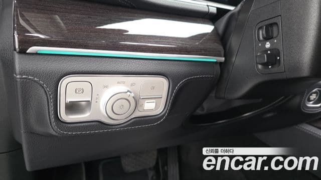 Mercedes-Benz GLE-Class 2021 — Şəkil 19/20