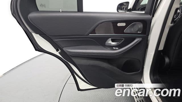 Mercedes-Benz GLE-Class 2021 — Photo 29/32