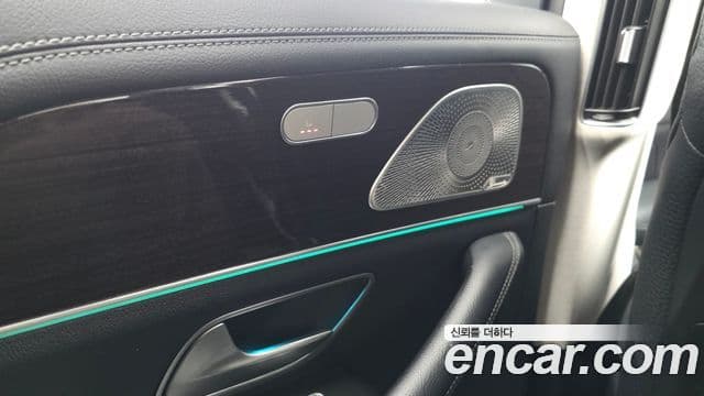 Mercedes-Benz GLE-Class 2021 — Photo 24/32