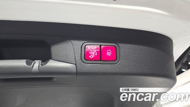 Mercedes-Benz GLE-Class 2021 — Photo 6/32