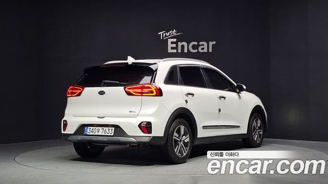 Kia Niro 2020 — Фото 2/20
