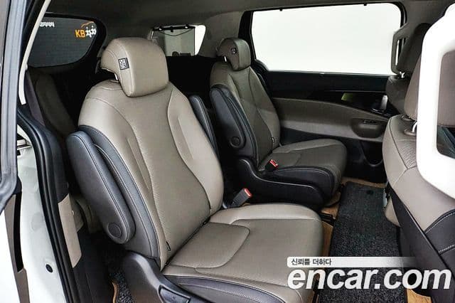 Kia Carnival 2024 — ფოტო 17/20