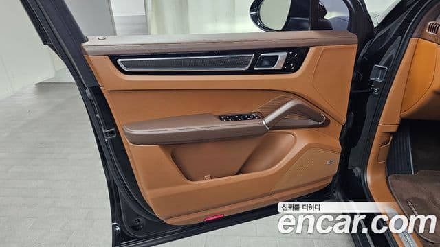 Porsche Cayenne 2019 — Şəkil 29/32