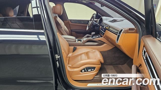Porsche Cayenne 2019 — Şəkil 15/32