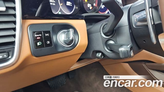 Porsche Cayenne 2019 — Şəkil 7/32