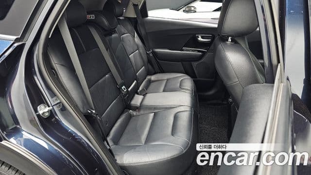 Kia Niro 2019 — Фото 11/20