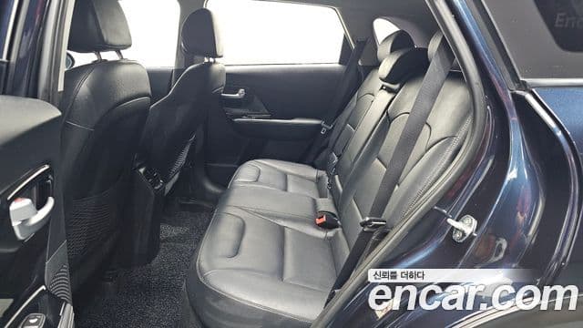 Kia Niro 2019 — Фото 12/20