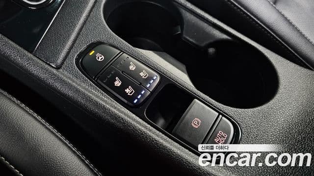 Kia Niro 2019 — Фото 18/20