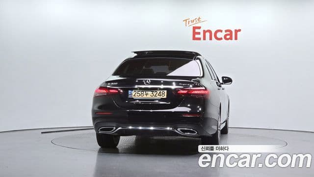 Mercedes-Benz E-Class 2022 — Фото 4/20