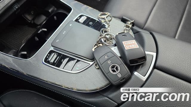 Mercedes-Benz E-Class 2022 — Фото 19/20
