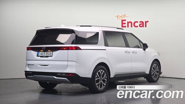 Kia Carnival 2021 — ფოტო 2/20