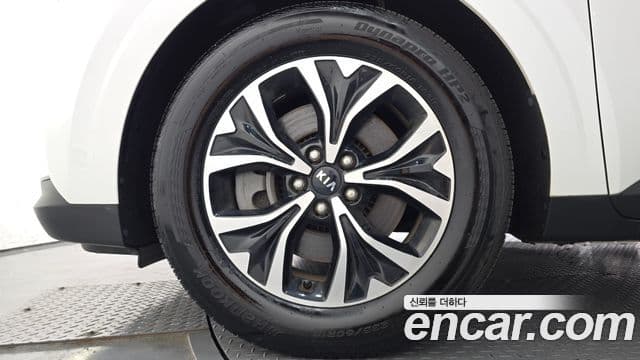 Kia Carnival 2021 — ფოტო 5/20