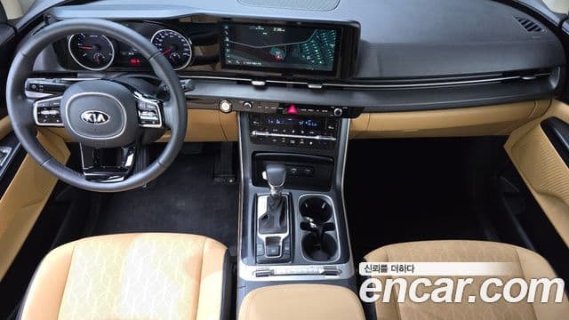 Kia Carnival 2021 — ფოტო 7/20