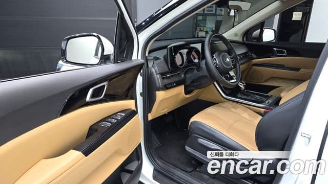 Kia Carnival 2021 — ფოტო 10/20