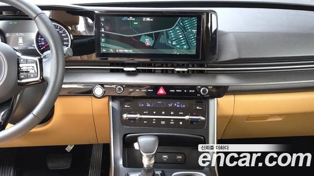 Kia Carnival 2021 — ფოტო 15/20