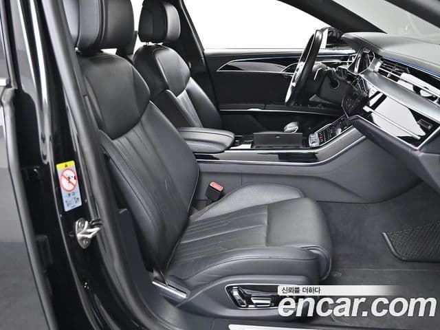 Audi A8 2021 — Şəkil 9/20
