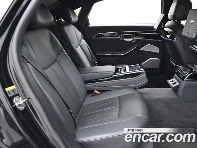 Audi A8 2021 — ფოტო 12/20