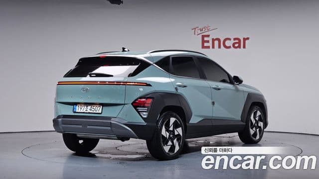 Hyundai Kona 2023 — Фото 2/20