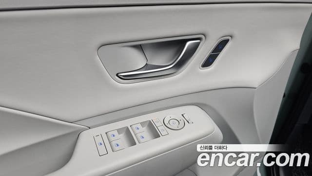 Hyundai Kona 2023 — Фото 16/20