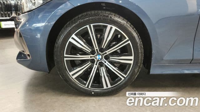 BMW 3 Series 2025 — фото 4 из 20