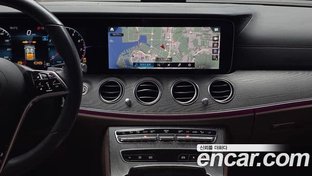 Mercedes-Benz E-Class 2022 — Şəkil 15/20
