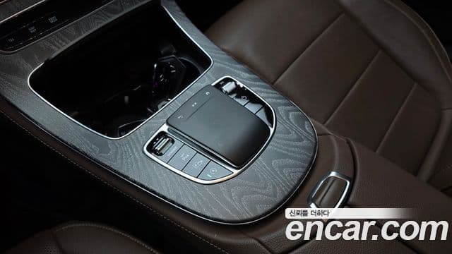 Mercedes-Benz E-Class 2022 — Şəkil 18/20