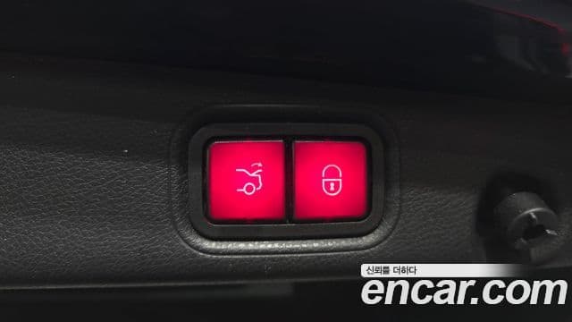 Mercedes-Benz E-Class 2022 — Photo 21/30