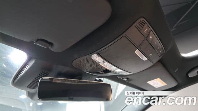Mercedes-Benz E-Class 2022 — Photo 13/30
