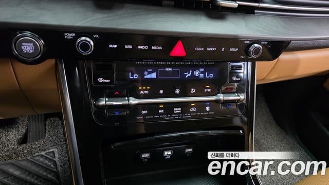 Kia Carnival 2021 — Фото 17/20