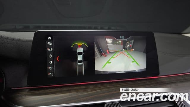 BMW 5 Series 2018 — ფოტო 15/20