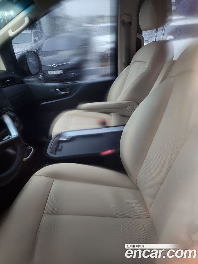 Hyundai Staria 2024 — ფოტო 3/20