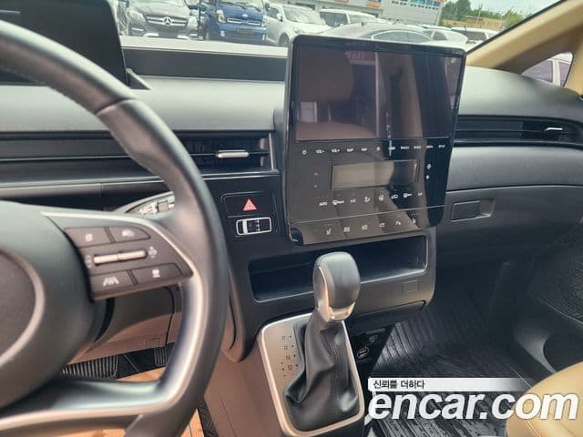 Hyundai Staria 2024 — ფოტო 8/20