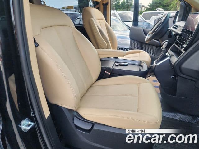 Hyundai Staria 2024 — ფოტო 20/20