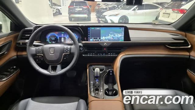 Toyota Crown Crossover 2024 — Şəkil 10/17