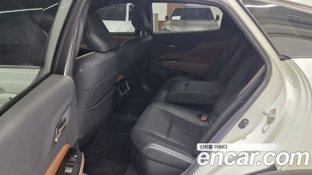 Toyota Crown Crossover 2024 — Şəkil 11/17