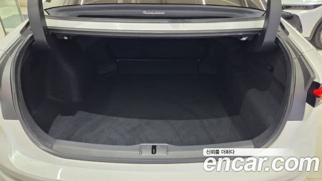 Toyota Crown Crossover 2024 — Şəkil 16/17