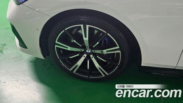 BMW 5 Series 2024 — ფოტო 5/8