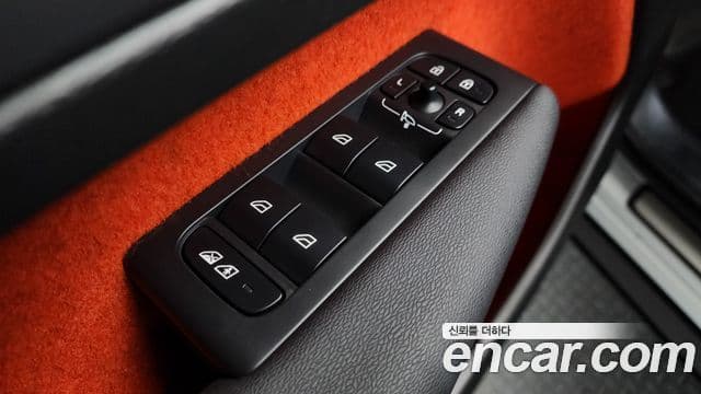 Volvo XC40 2020 — Photo 29/32