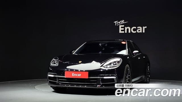 Porsche Panamera 2018 — Фото 3/20