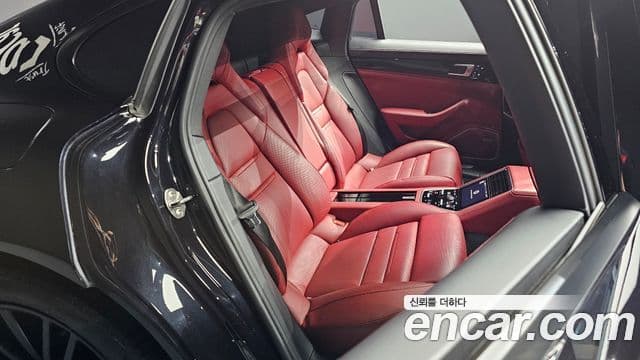 Porsche Panamera 2018 — Фото 11/20
