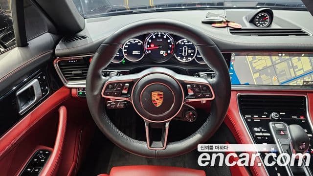 Porsche Panamera 2018 — Фото 13/20