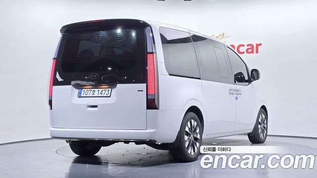 Hyundai Staria 2025 — Фото 2/20