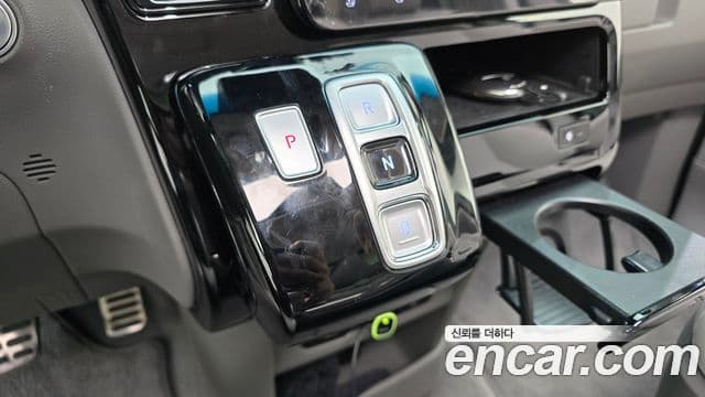 Hyundai Staria 2025 — Фото 9/20