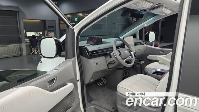 Hyundai Staria 2025 — Фото 10/20