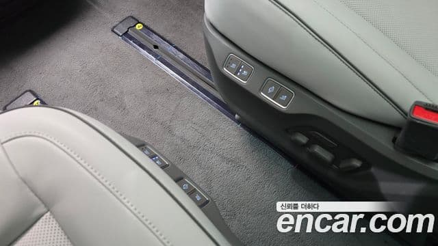 Hyundai Staria 2025 — Фото 19/20