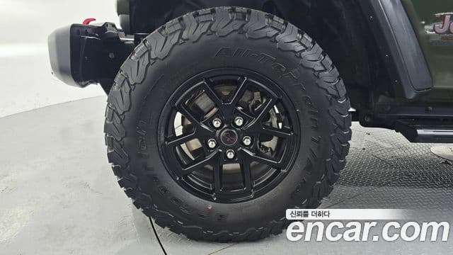 Jeep Wrangler 2024 — ფოტო 5/20