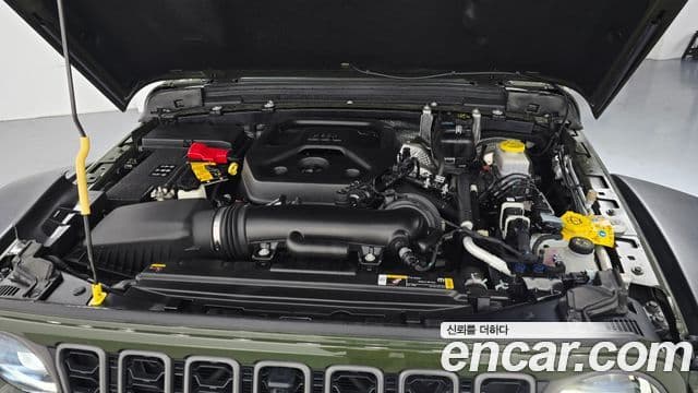 Jeep Wrangler 2024 — ფოტო 6/20
