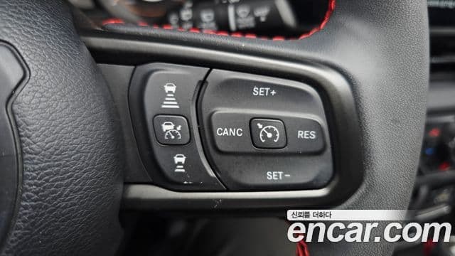 Jeep Wrangler 2024 — ფოტო 18/20