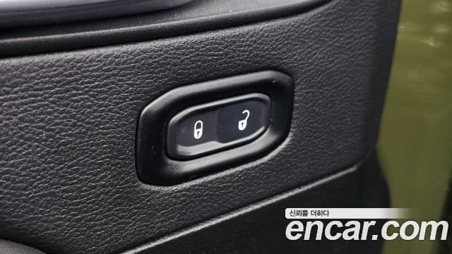 Jeep Wrangler 2024 — ფოტო 19/20
